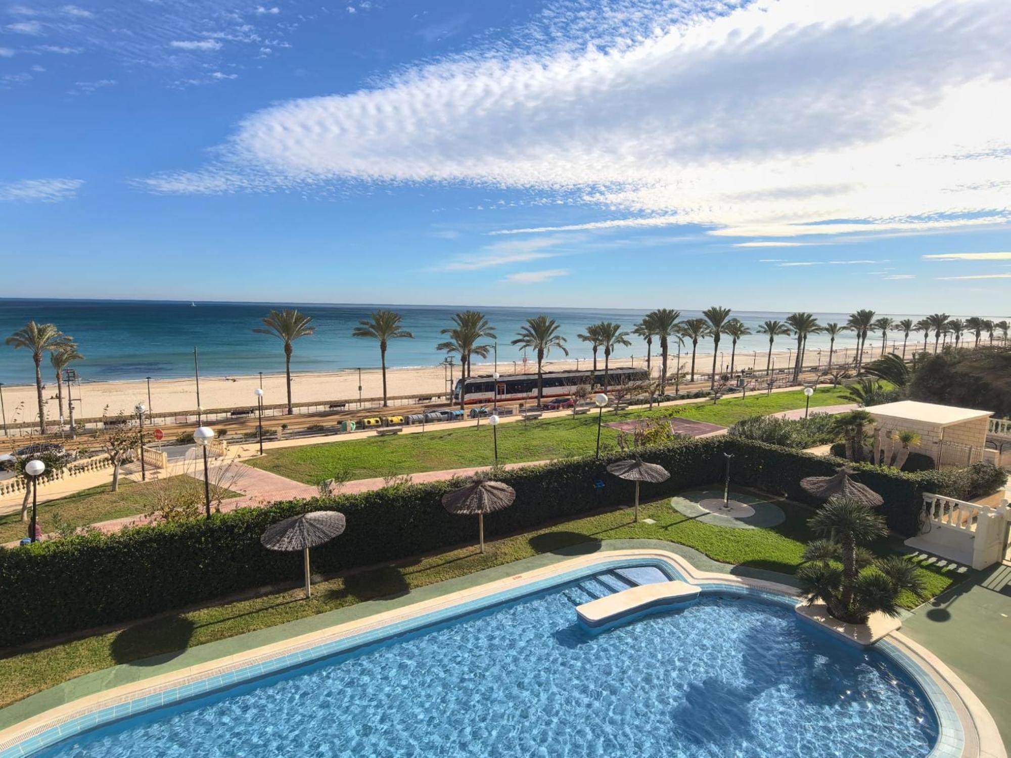 Lujoso Apartamento En Primera Linea De Playa Alicante Exterior foto